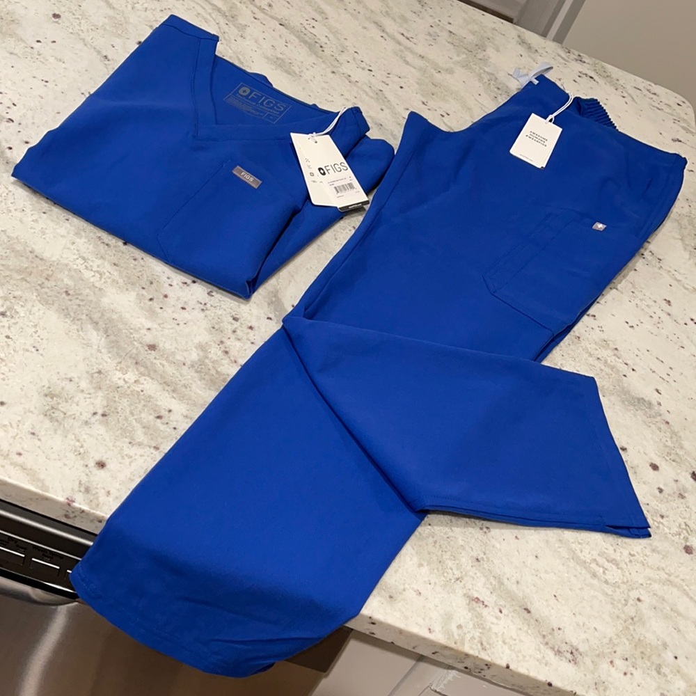 Winning blue figs scrubs